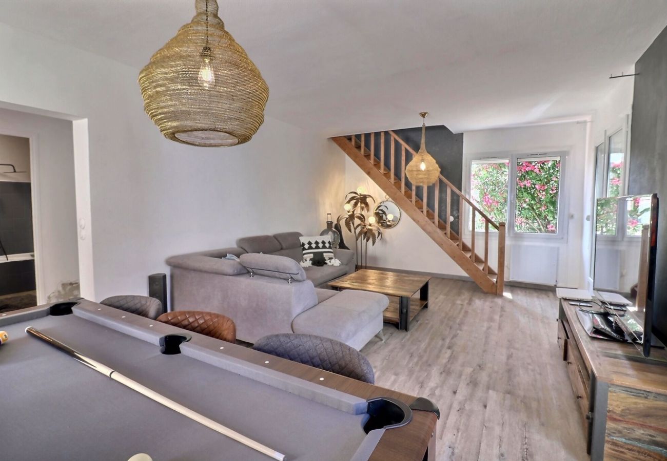 Maison à Valras-Plage - Maison avec jacuzzi au centre-ville à 650 m de la plage (ref 323010)