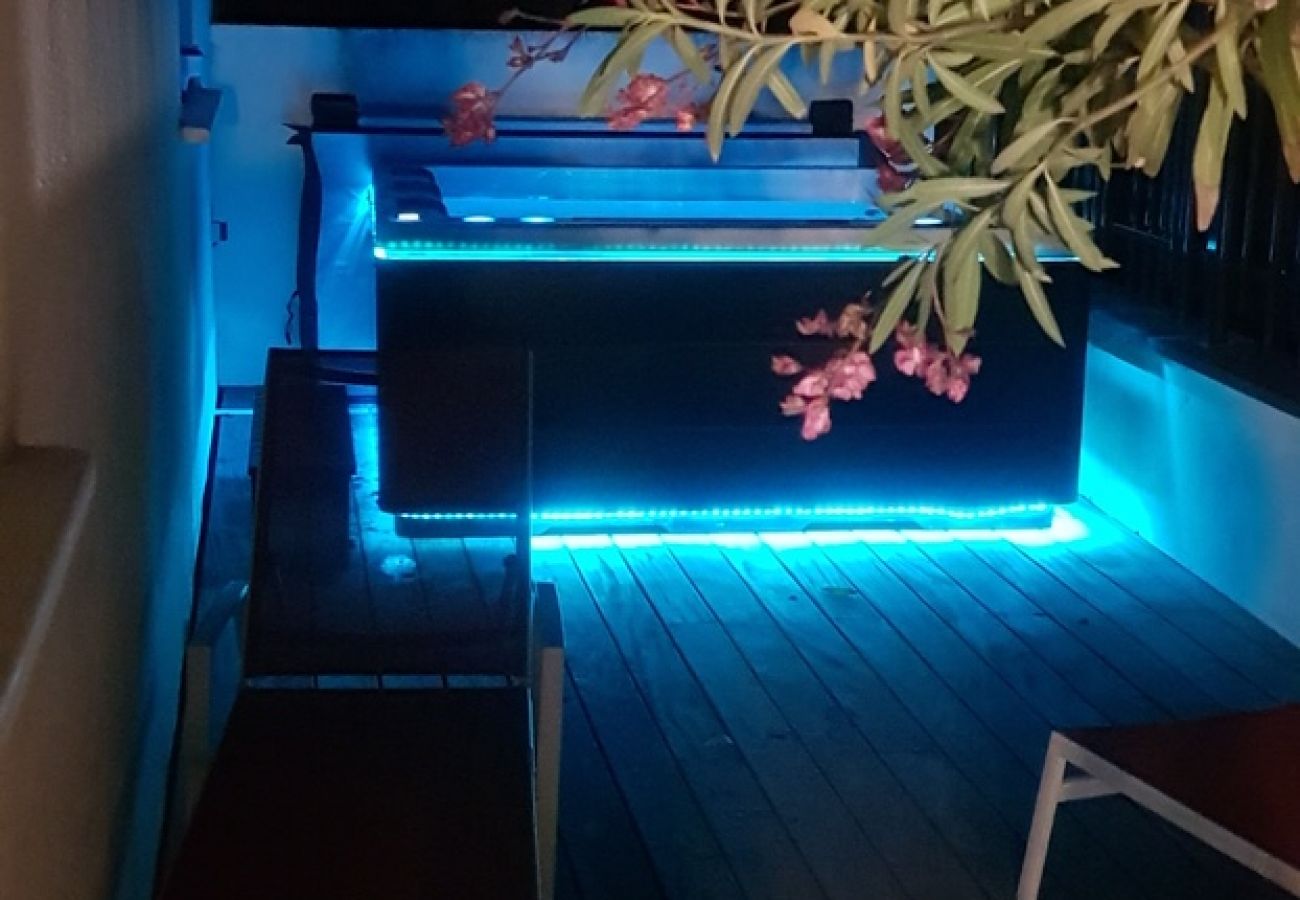 Maison à Valras-Plage - Maison avec jacuzzi au centre-ville à 650 m de la plage (ref 323010)
