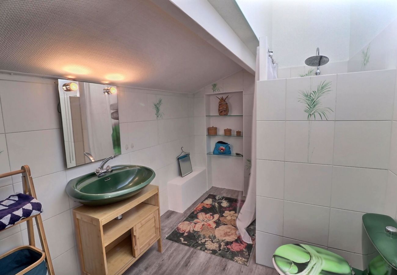 Maison à Valras-Plage - Maison avec jacuzzi au centre-ville à 650 m de la plage (ref 323010)