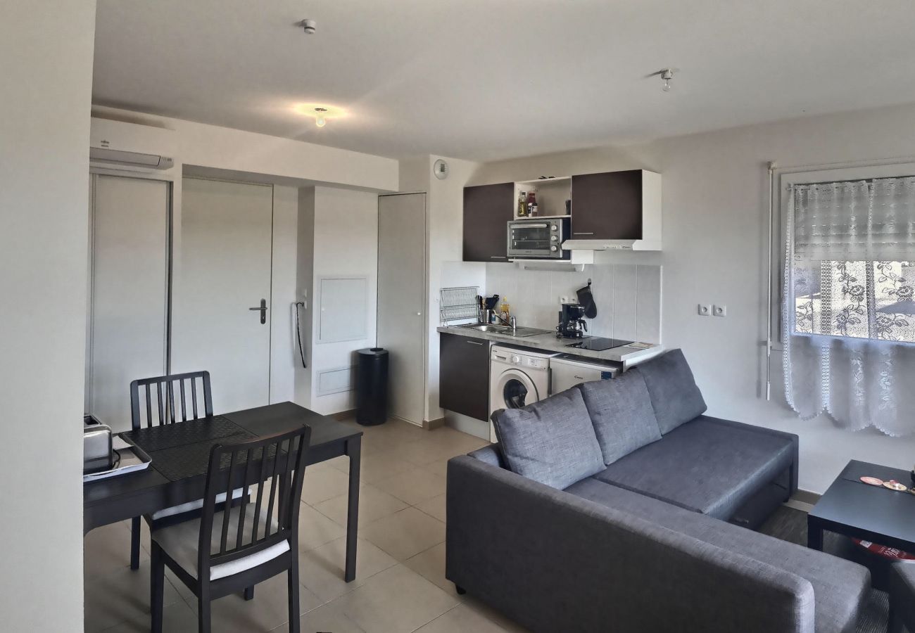 Appartement à Sérignan - A 500m de la mer Appartement confortable pour 4 personnes avec terrasse et jardin (REF 337808)