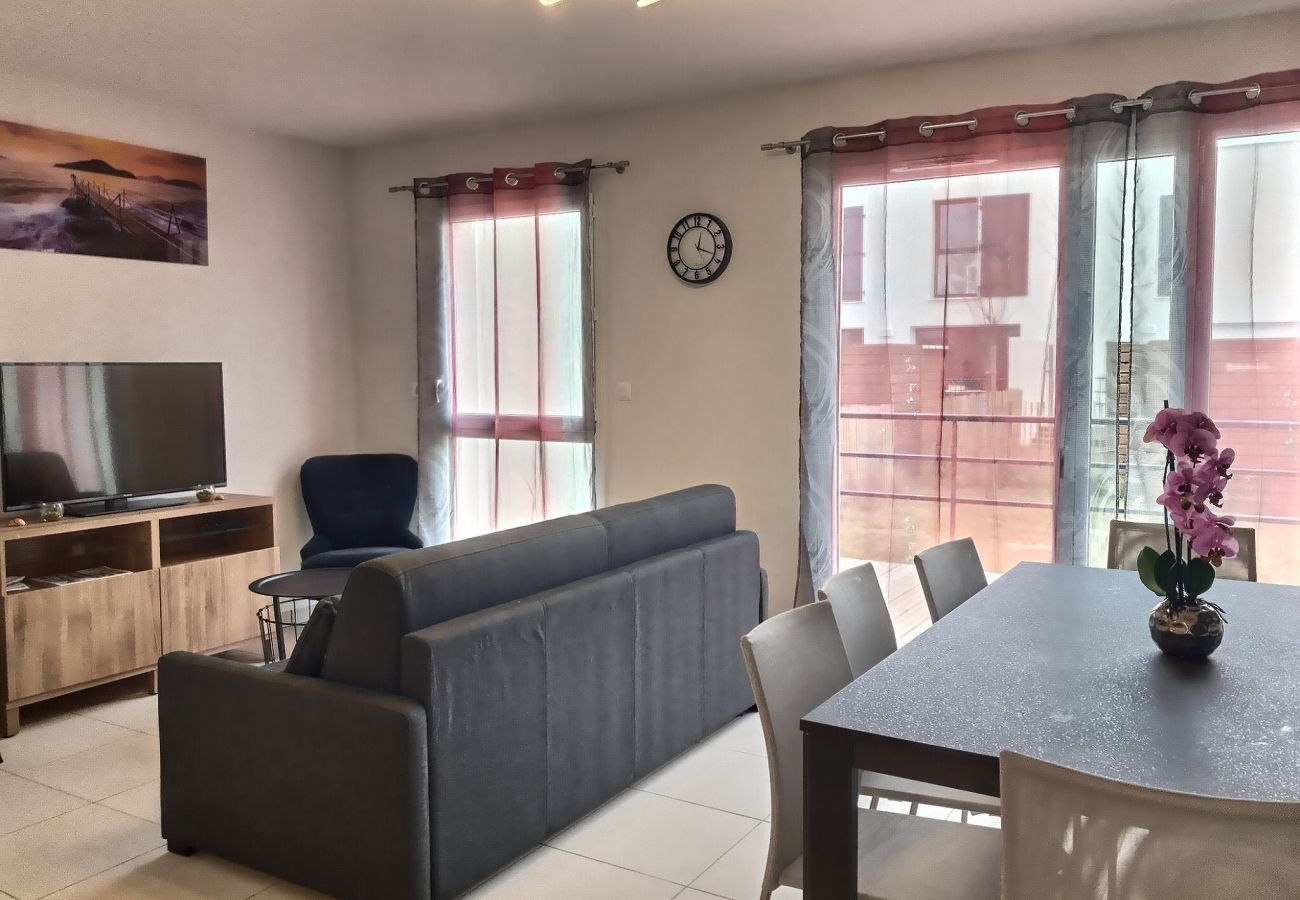 Villa à Sérignan - VILLA BIANCA - Confortable villa climatisée avec terrasse dans une résidence sécurisée pour 8 personnes (ref 337842)