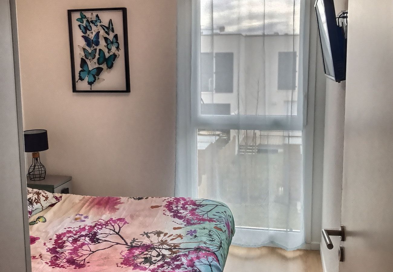 Villa à Sérignan - VILLA BIANCA - Confortable villa climatisée avec terrasse dans une résidence sécurisée pour 8 personnes (ref 337842)