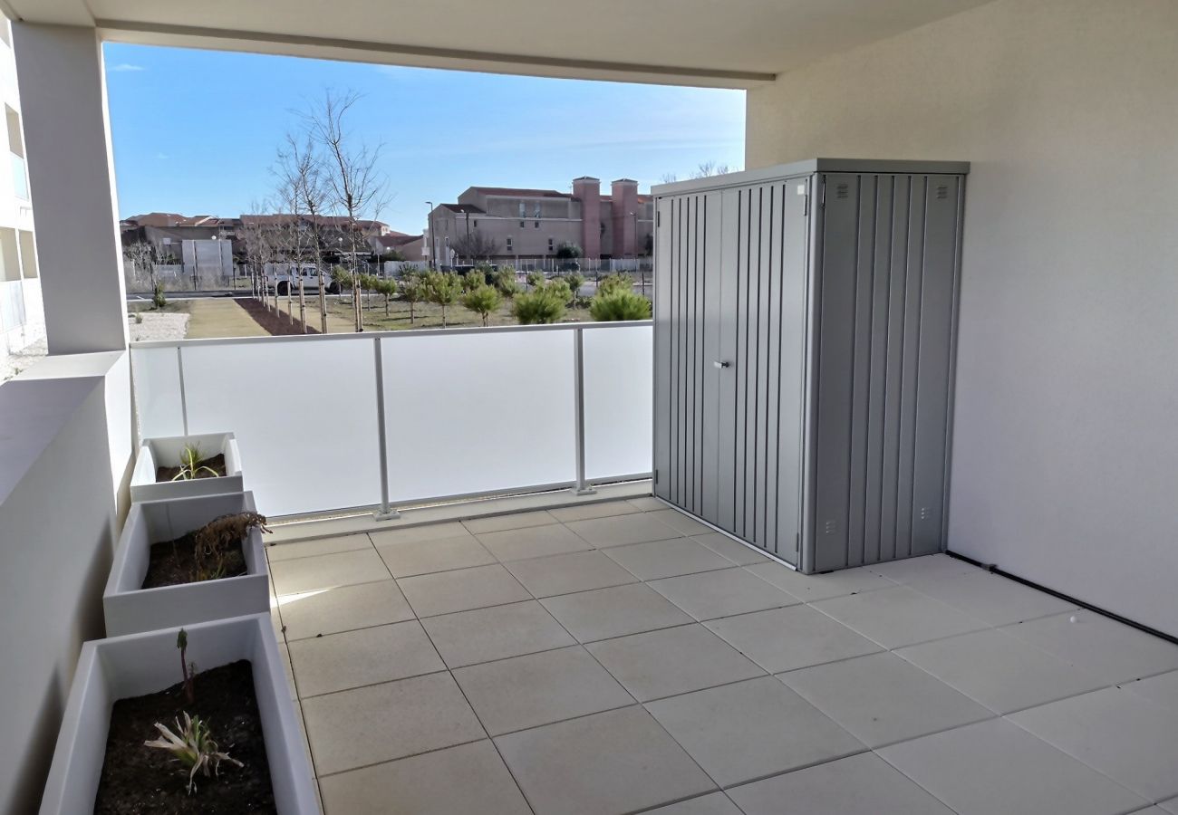 Appartement à Sérignan - Confort moderne à Sérignan : 2 chambres, terrasse, parking et wifi
