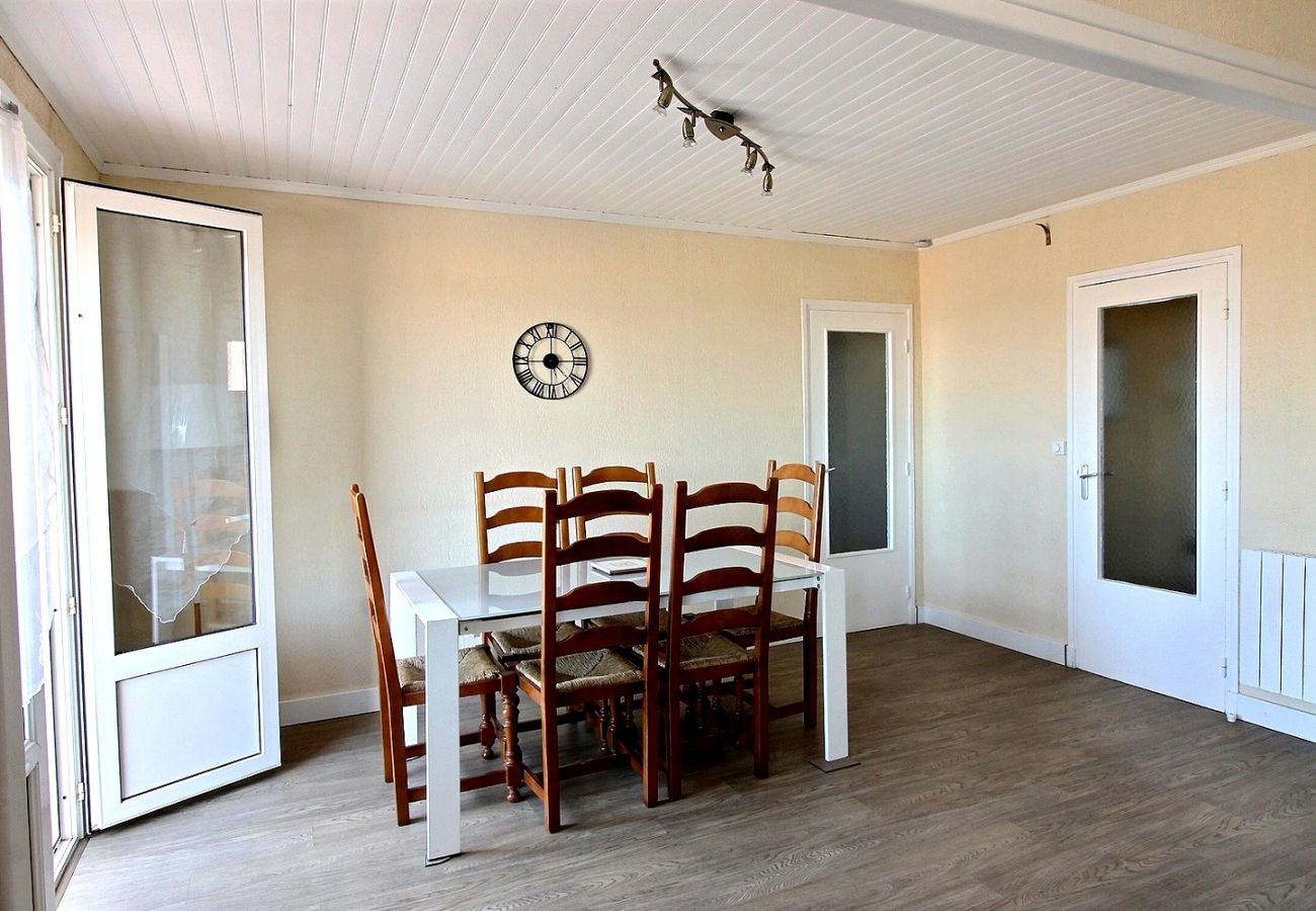 Appartement à Valras-Plage - Appartement confortable en front de mer pour 4 personnes (REF 341674)