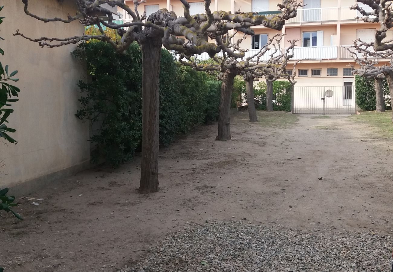 Appartement à Valras-Plage - Appartement confortable en front de mer pour 4 personnes (REF 341674)