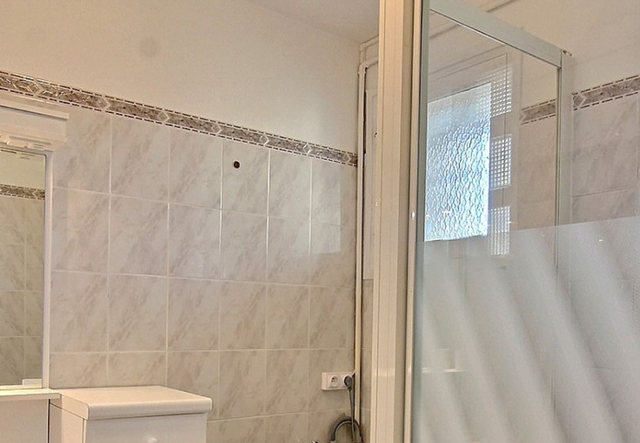 Appartement à Valras-Plage - Appartement confortable en front de mer pour 4 personnes (REF 341674)