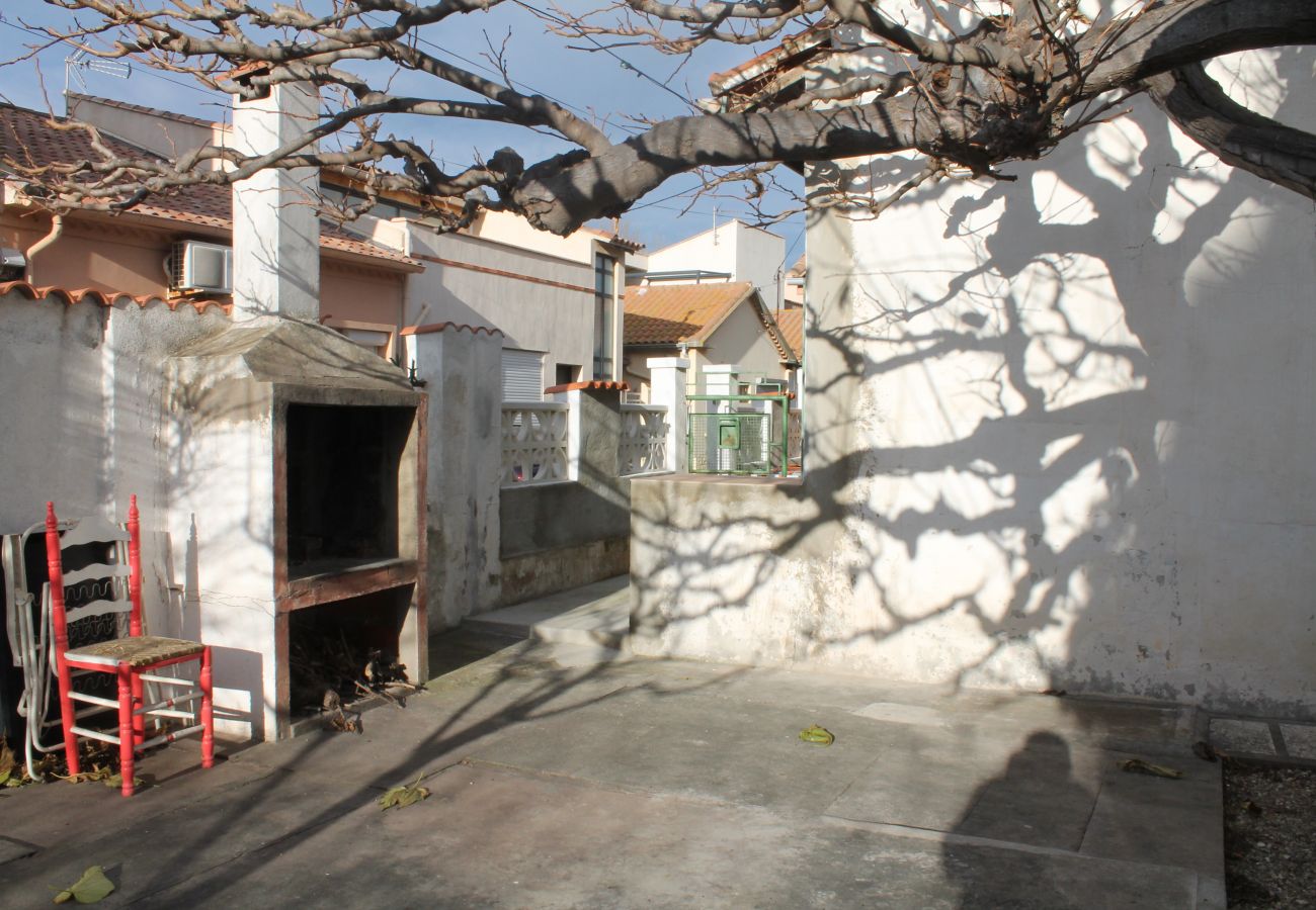 Villa à Valras-Plage - Maison indépendante avec jardin cloturé à 150m de la plage (ref 344013)