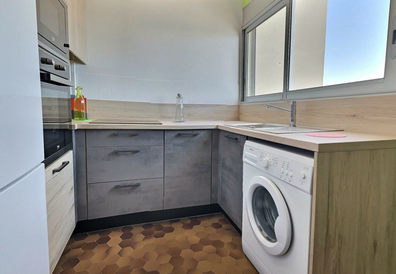 Studio à Valras-Plage - Grand studio avec climatisation et vue imprenable sur la mer pour 4 personnes (ref 343797)