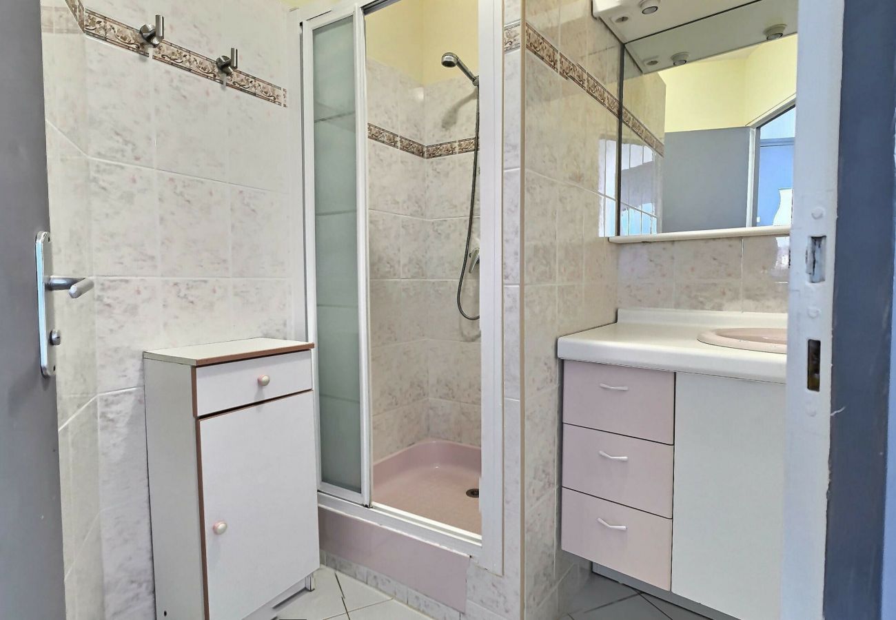 Studio à Valras-Plage - Grand studio avec climatisation et vue imprenable sur la mer pour 4 personnes (ref 343797)