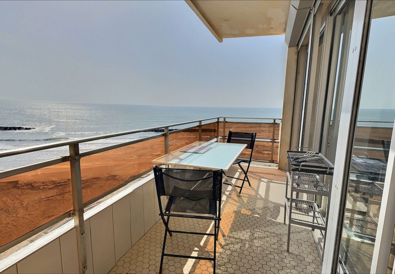 Studio à Valras-Plage - Grand studio avec climatisation et vue imprenable sur la mer pour 4 personnes (ref 343797)