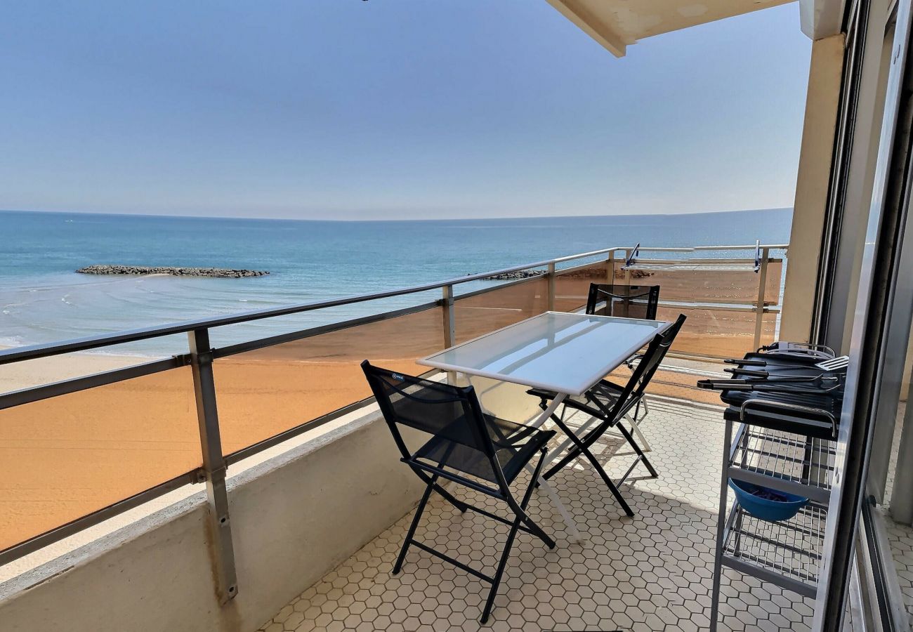 Studio à Valras-Plage - Grand studio avec climatisation et vue imprenable sur la mer pour 4 personnes (ref 343797)