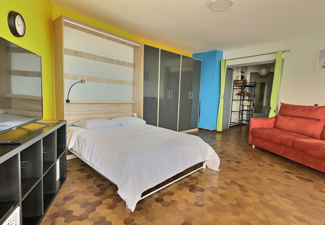 Studio à Valras-Plage - Grand studio avec climatisation et vue imprenable sur la mer pour 4 personnes (ref 343797)