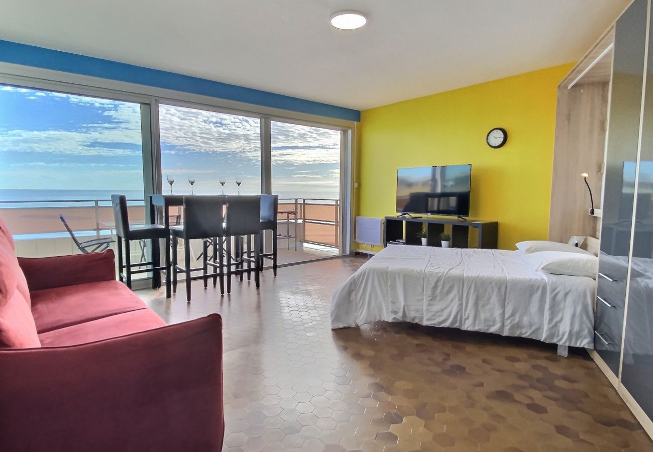 Studio à Valras-Plage - Grand studio avec climatisation et vue imprenable sur la mer pour 4 personnes (ref 343797)