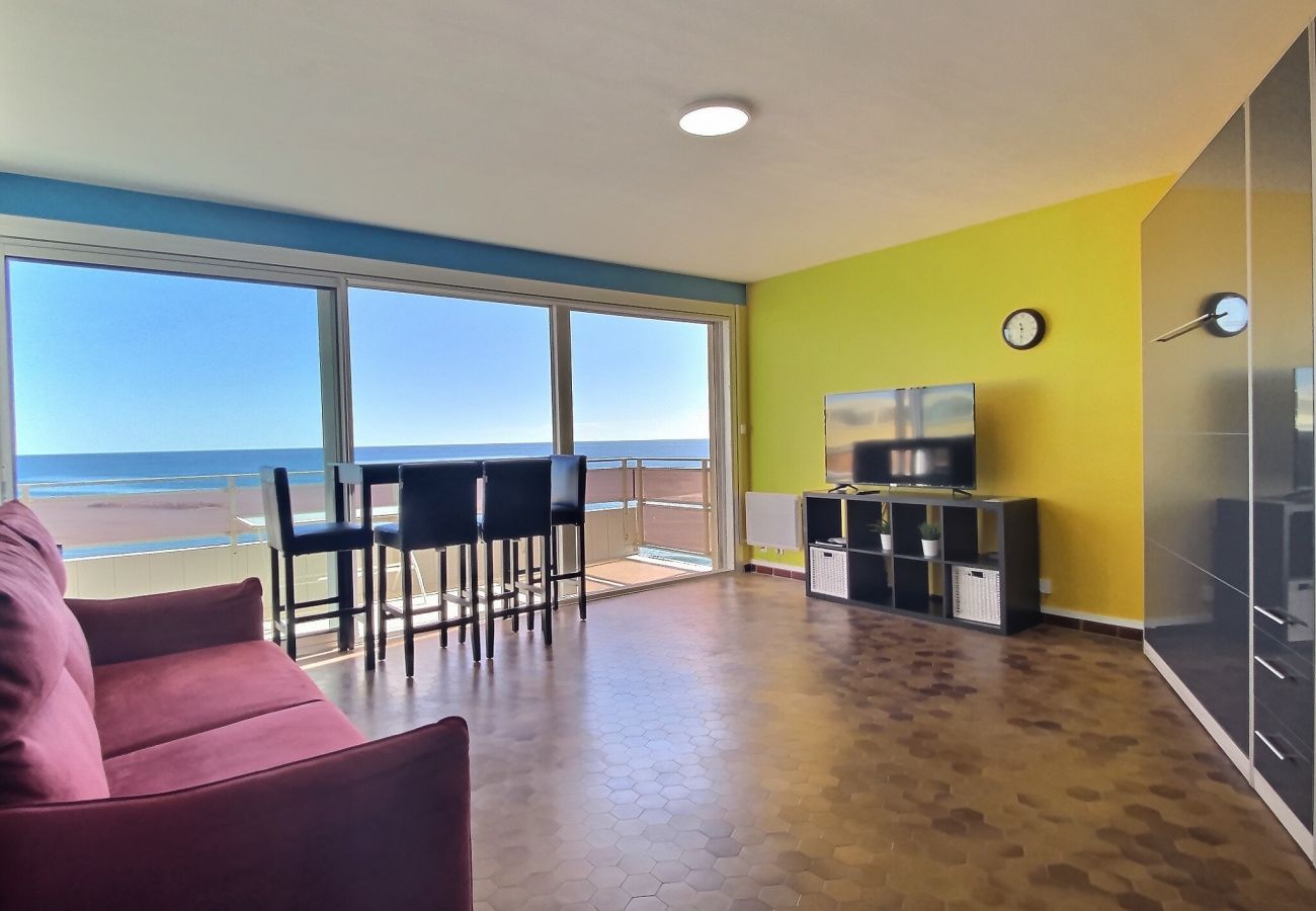 Studio à Valras-Plage - Grand studio avec climatisation et vue imprenable sur la mer pour 4 personnes (ref 343797)