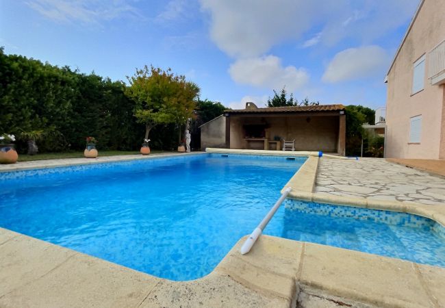  à Beziers - Splendide maison pour 10 personnes avec piscine privée et grands espaces (ref 350914)