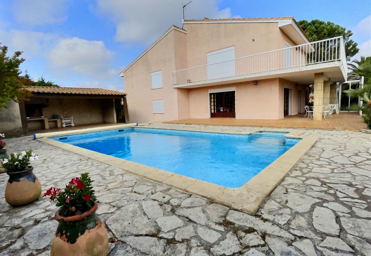 Maison à Beziers - Splendide maison pour 10 personnes avec piscine privée et grands espaces (ref 350914)