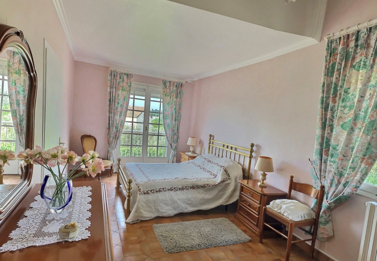 Maison à Beziers - Splendide maison pour 10 personnes avec piscine privée et grands espaces (ref 350914)