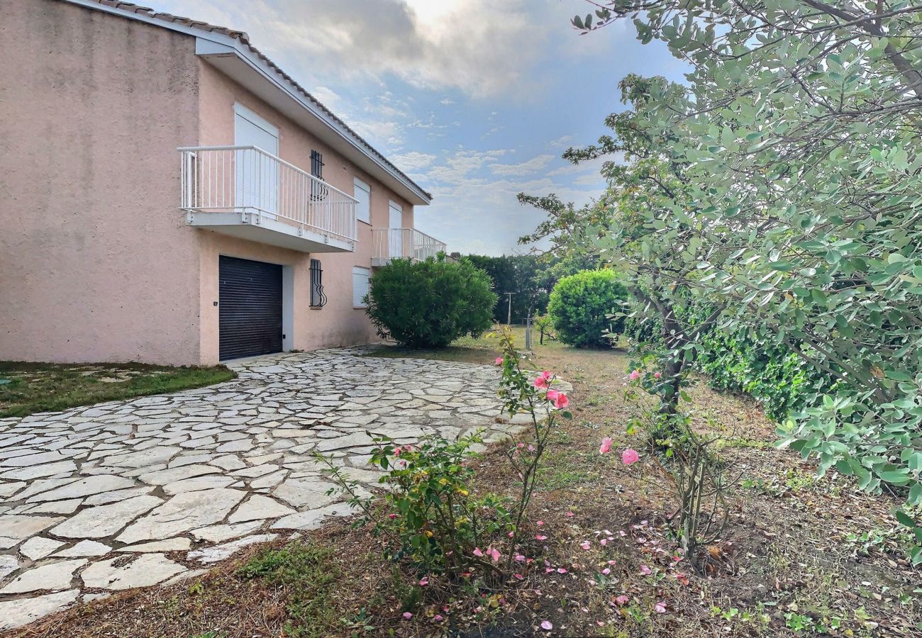 Maison à Beziers - Splendide maison pour 10 personnes avec piscine privée et grands espaces (ref 350914)