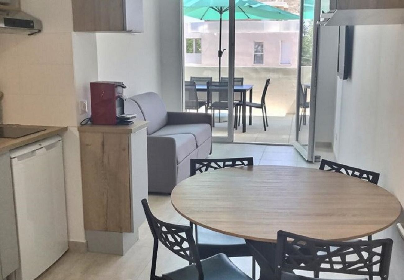 Appartement à Sérignan - A 450m de la mer Coquet appartement avec terrasse (ref 353783)