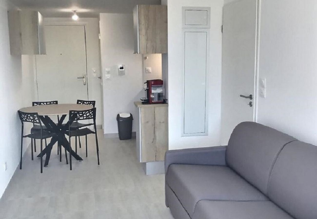 Appartement à Sérignan - A 450m de la mer Coquet appartement avec terrasse (ref 353783)