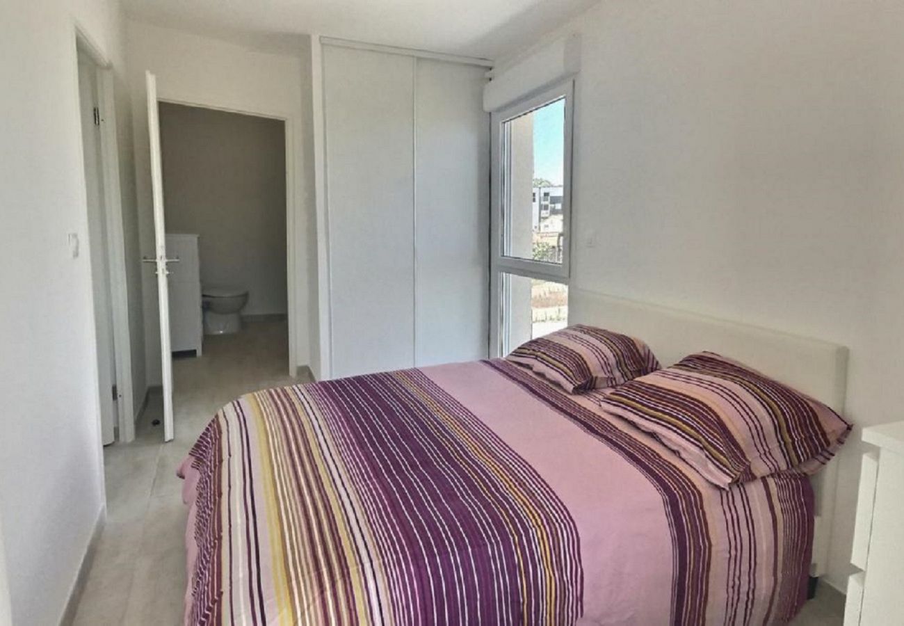 Appartement à Sérignan - A 450m de la mer Coquet appartement avec terrasse (ref 353783)