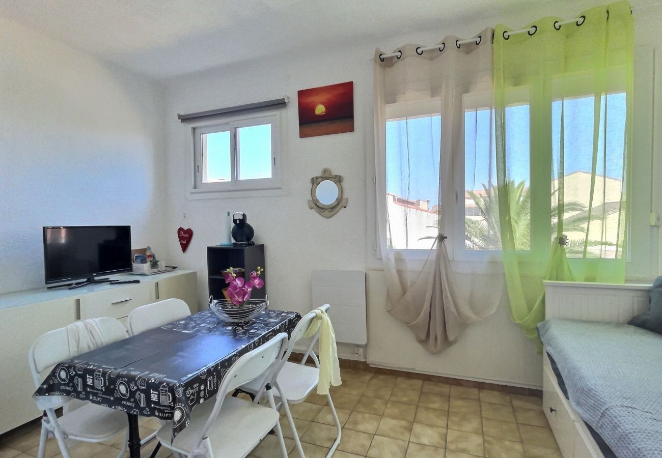 Studio à Valras-Plage - Confortable studio cabine au centre-ville (ref 421384)
