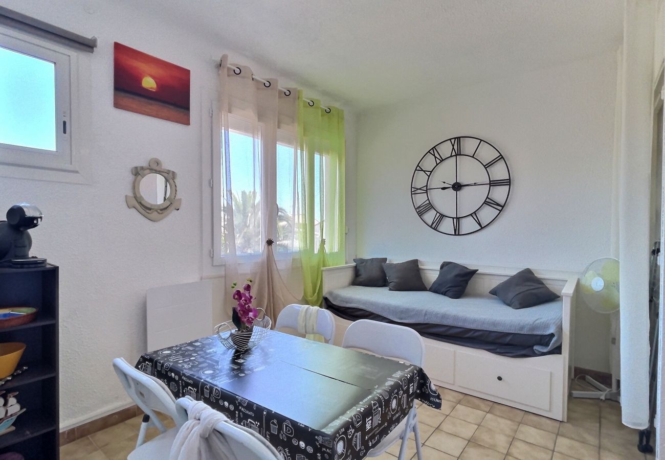 Studio à Valras-Plage - Confortable studio cabine au centre-ville (ref 421384)