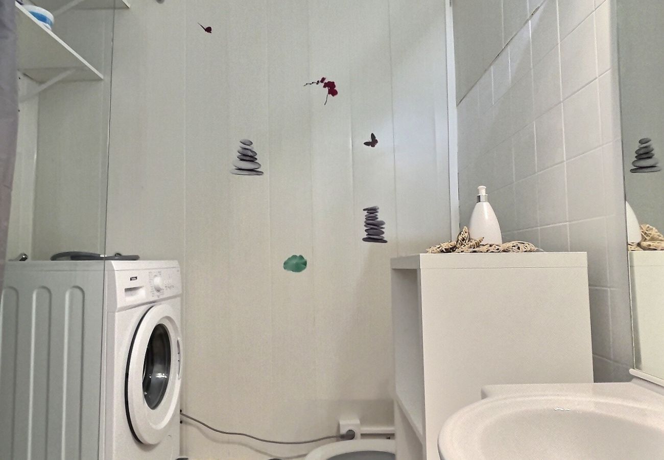 Studio à Valras-Plage - Confortable studio cabine au centre-ville (ref 421384)