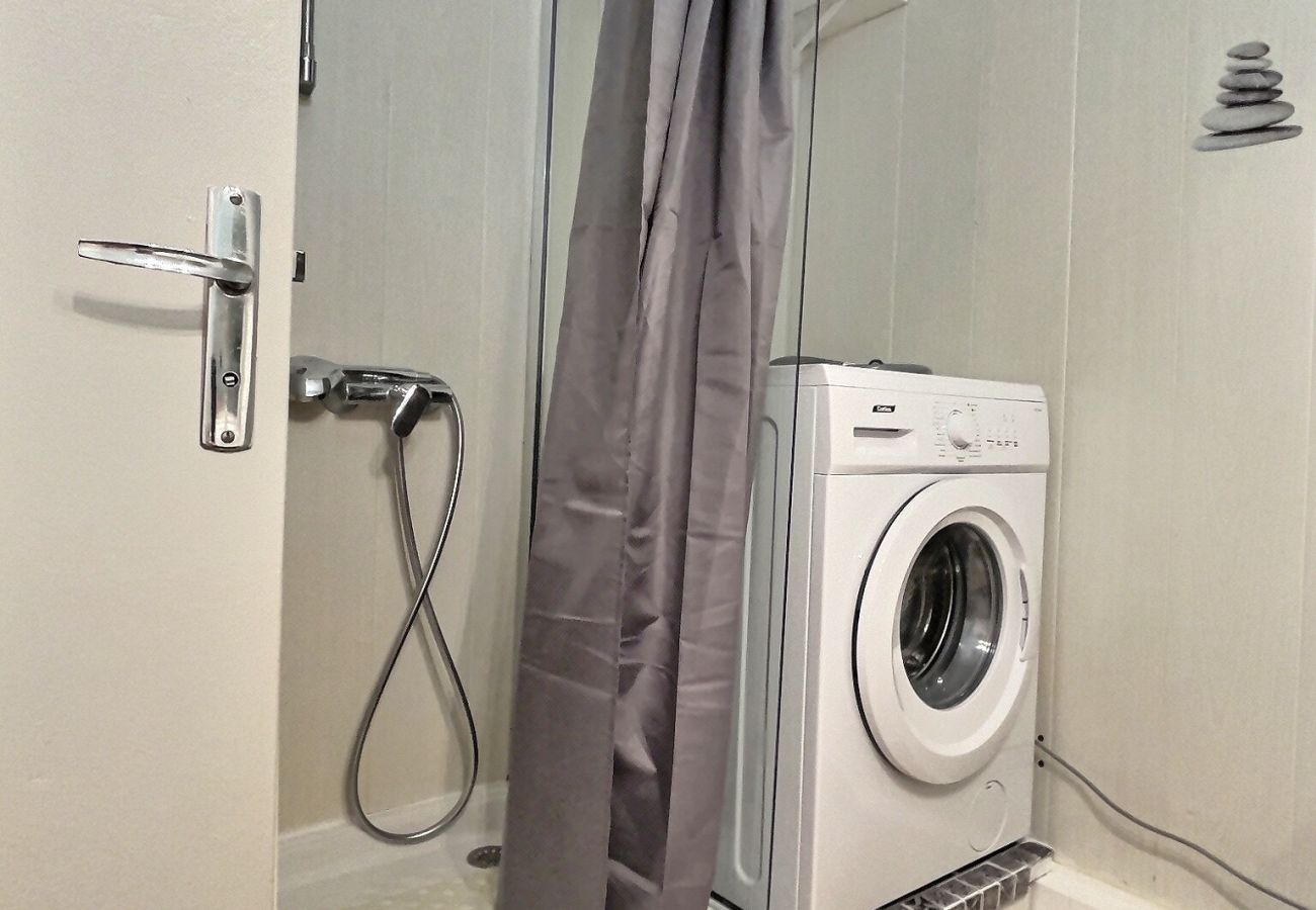 Studio à Valras-Plage - Confortable studio cabine au centre-ville (ref 421384)