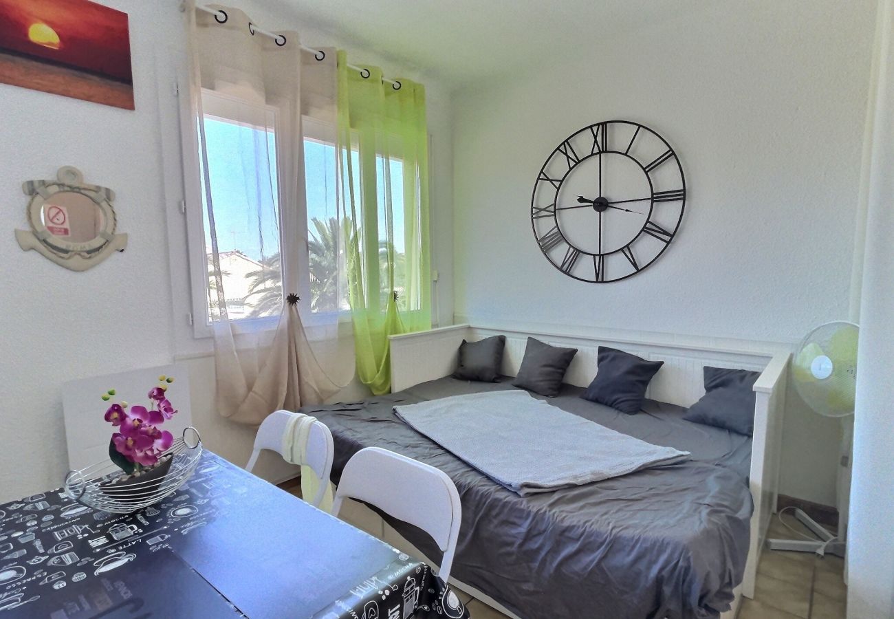 Studio à Valras-Plage - Confortable studio cabine au centre-ville (ref 421384)