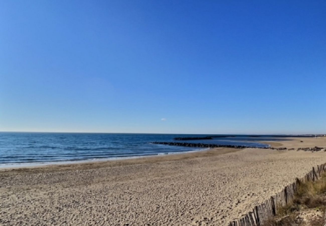 Appartement à Vias - Agréable appartement pour 4 personnes à 150m de la plage (ref 380091)