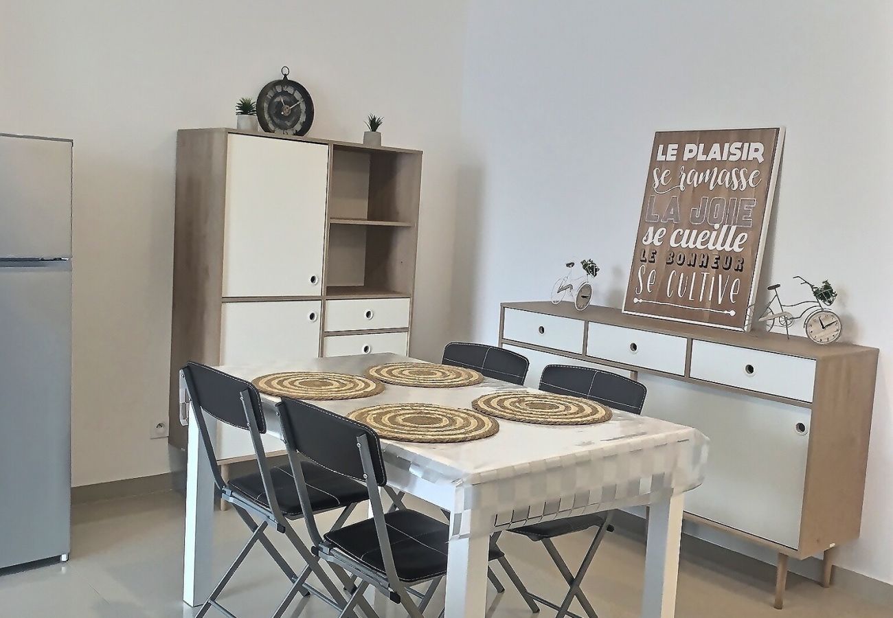 Appartement à Vias - Agréable appartement pour 4 personnes à 150m de la plage (ref 380091)
