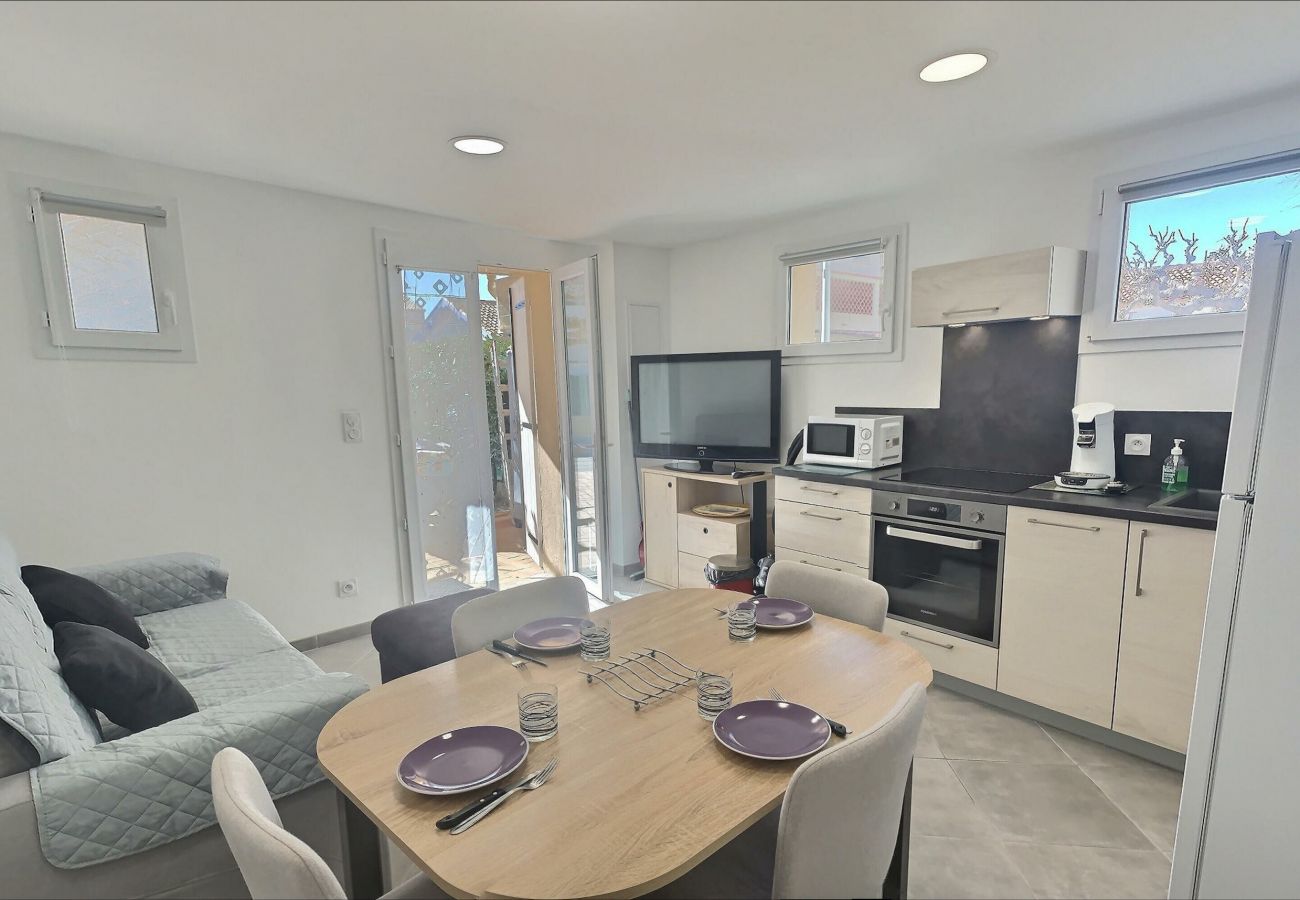 Appartement à Valras-Plage - Agréable appartement climatisé à 25m de la plage (ref 381020)