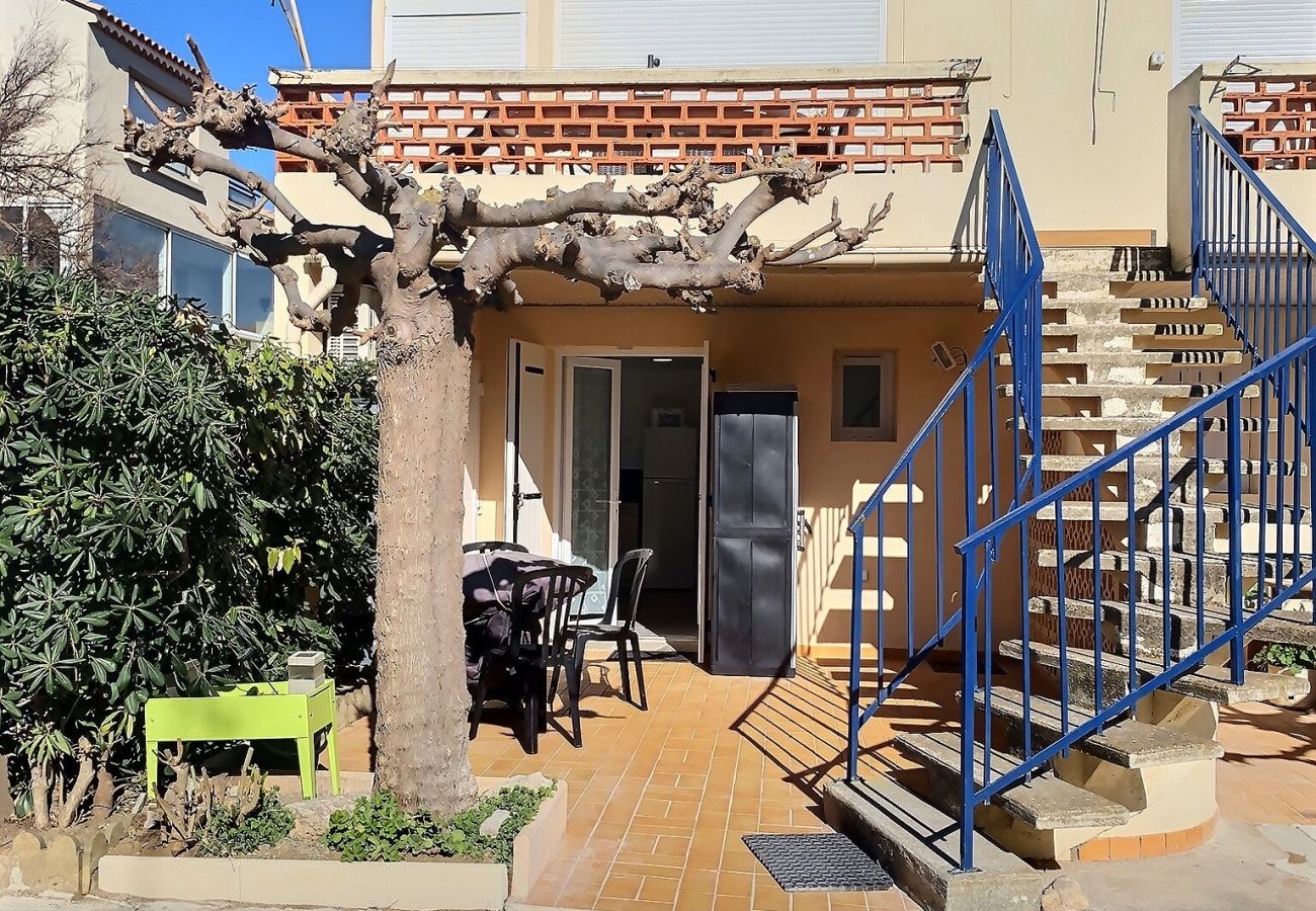 Appartement à Valras-Plage - Agréable appartement climatisé à 25m de la plage (ref 381020)