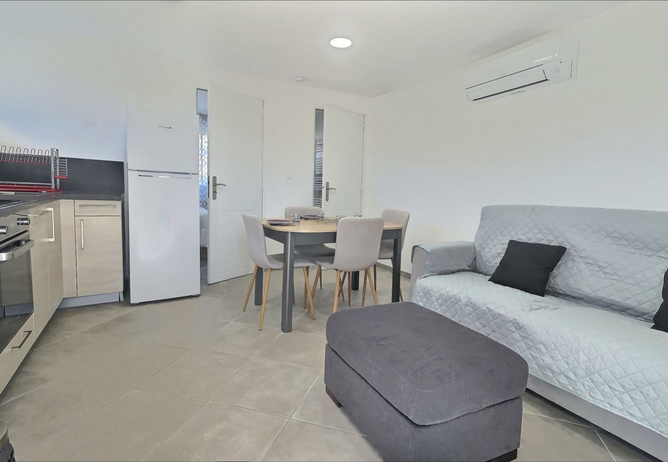 Appartement à Valras-Plage - Agréable appartement climatisé à 25m de la plage (ref 381020)