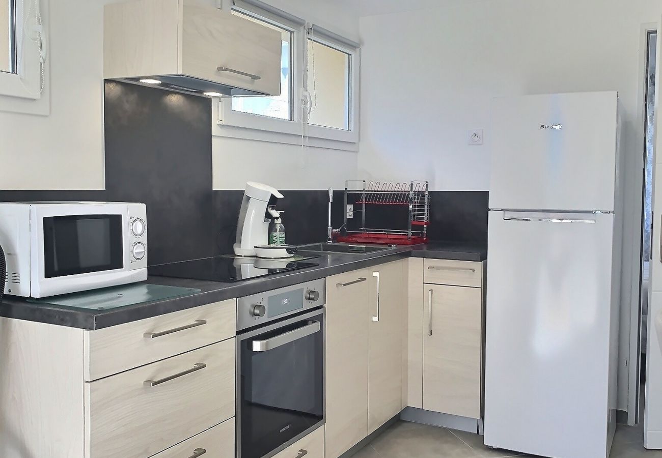 Appartement à Valras-Plage - Agréable appartement climatisé à 25m de la plage (ref 381020)