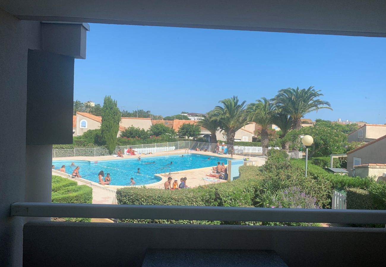 Studio à Valras-Plage - Studio cabine pour 4 personnes avec piscine commune (ref 378504)