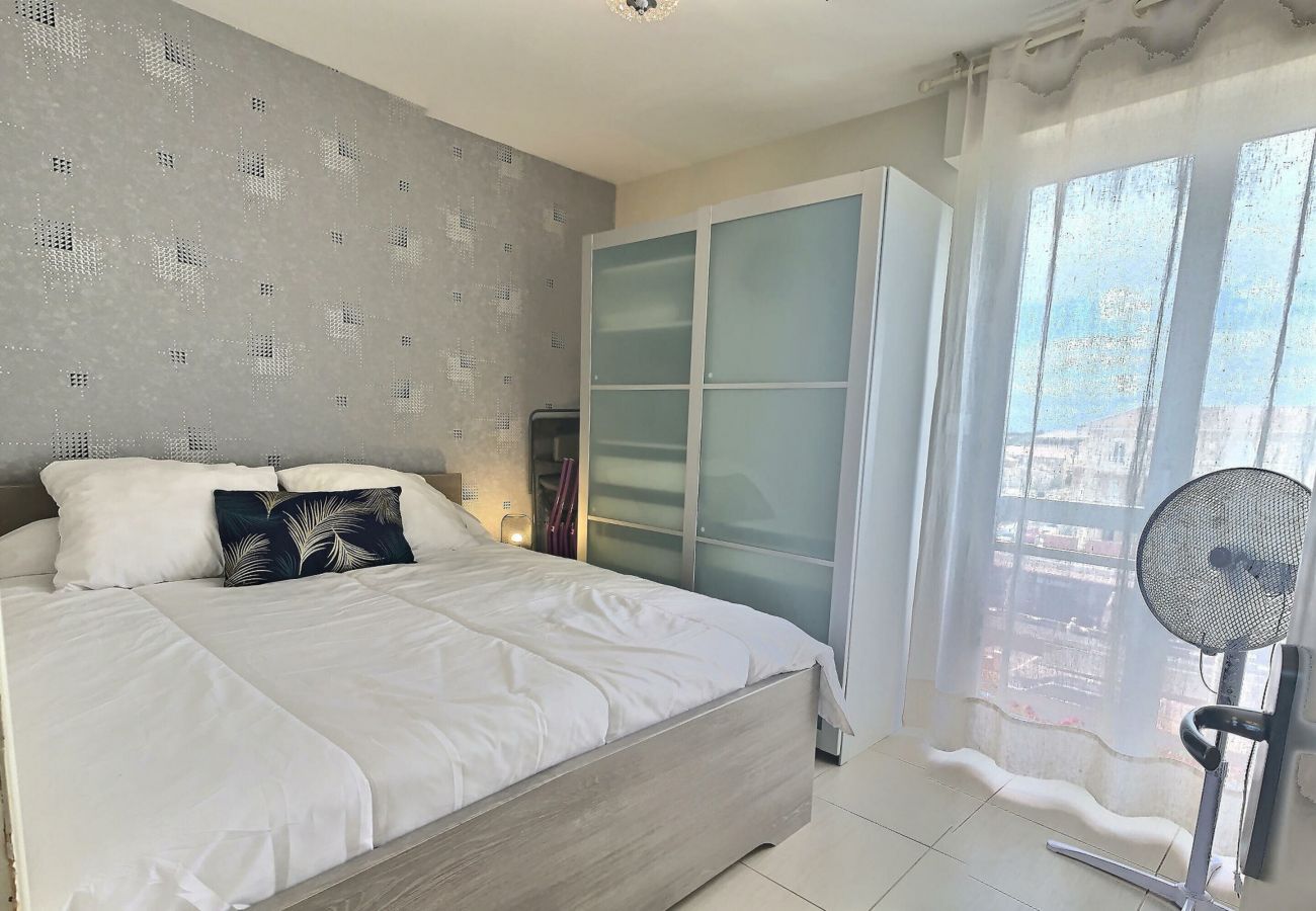 Appartement à Valras-Plage - RESIDENCE DE LA PLAGE - Face à la mer : Confortable appartement pour 4 personnes (ref 392978)