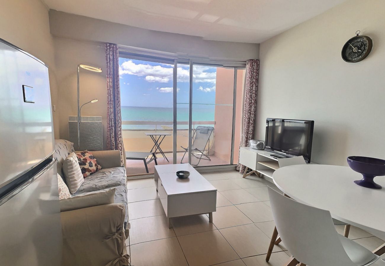 Appartement à Valras-Plage - RESIDENCE DE LA PLAGE - Face à la mer : Confortable appartement pour 4 personnes (ref 392978)