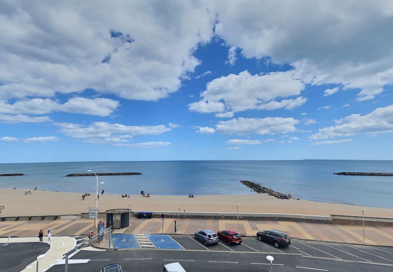 Appartement à Valras-Plage - RESIDENCE DE LA PLAGE - Face à la mer : Confortable appartement pour 4 personnes (ref 392978)