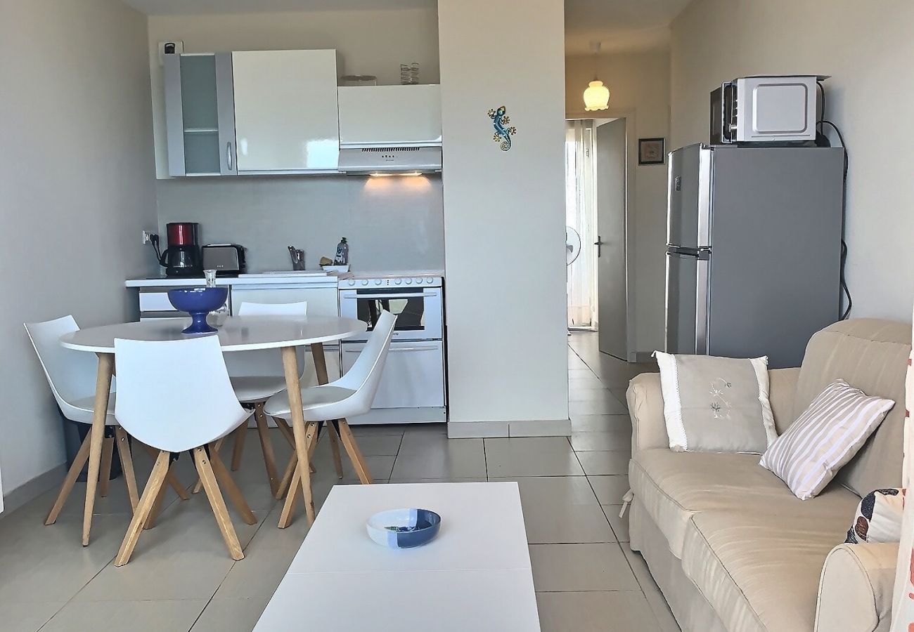 Appartement à Valras-Plage - RESIDENCE DE LA PLAGE - Face à la mer : Confortable appartement pour 4 personnes (ref 392978)