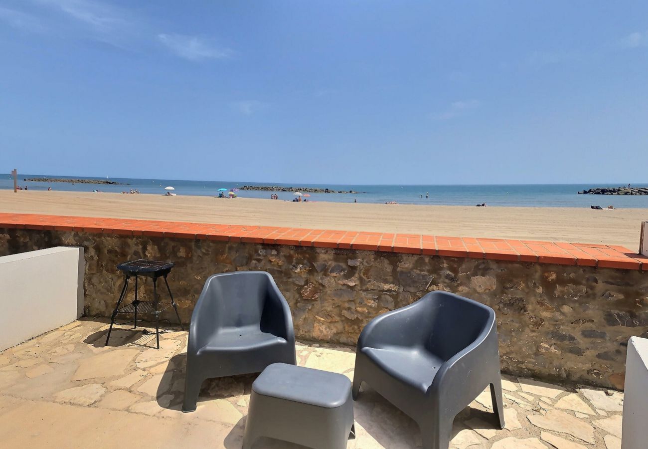 Appartement à Valras-Plage - FACE A LA MER : Coquet appartement pour 4 personnes (ref 388053)