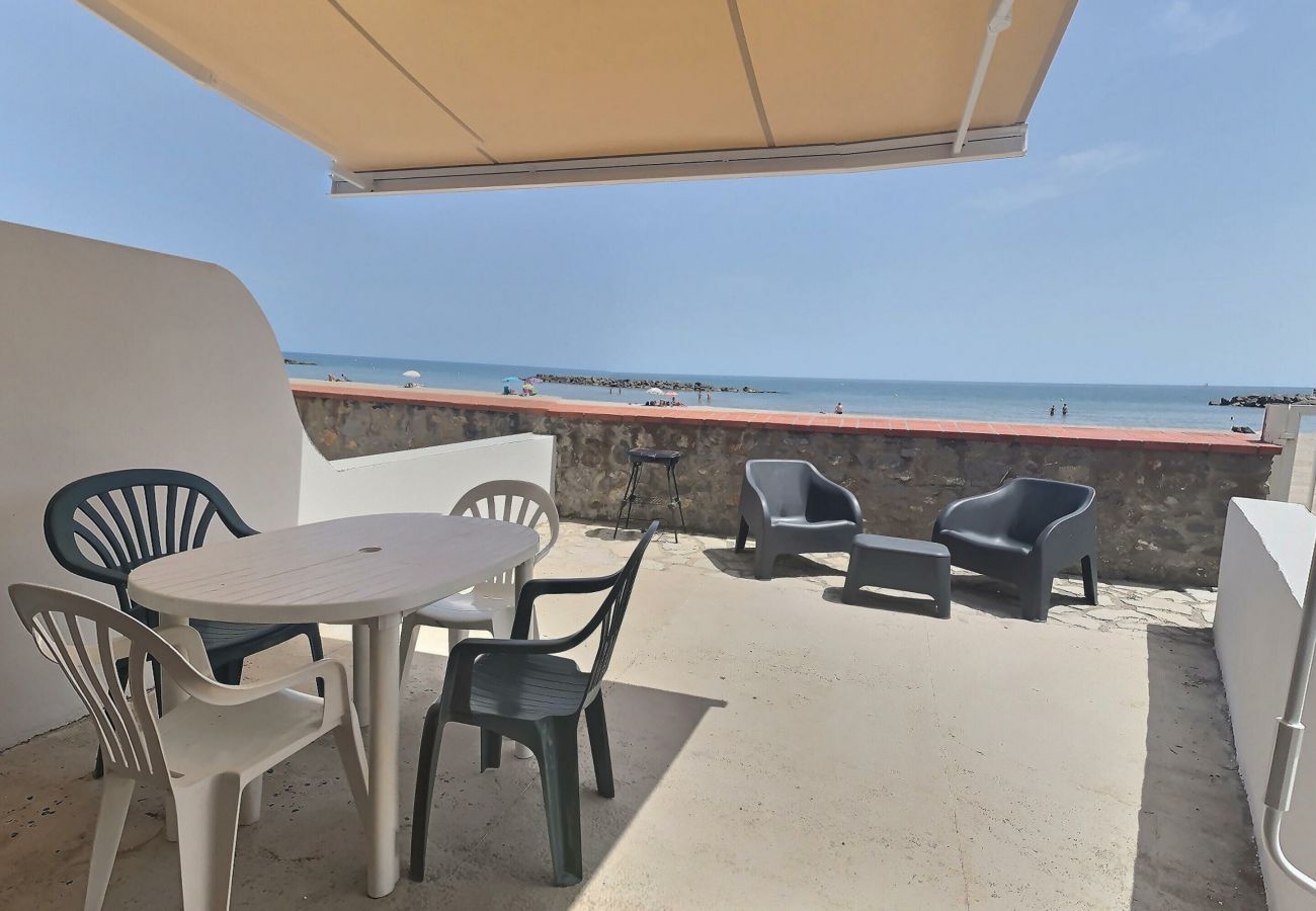 Appartement à Valras-Plage - FACE A LA MER : Coquet appartement pour 4 personnes (ref 388053)