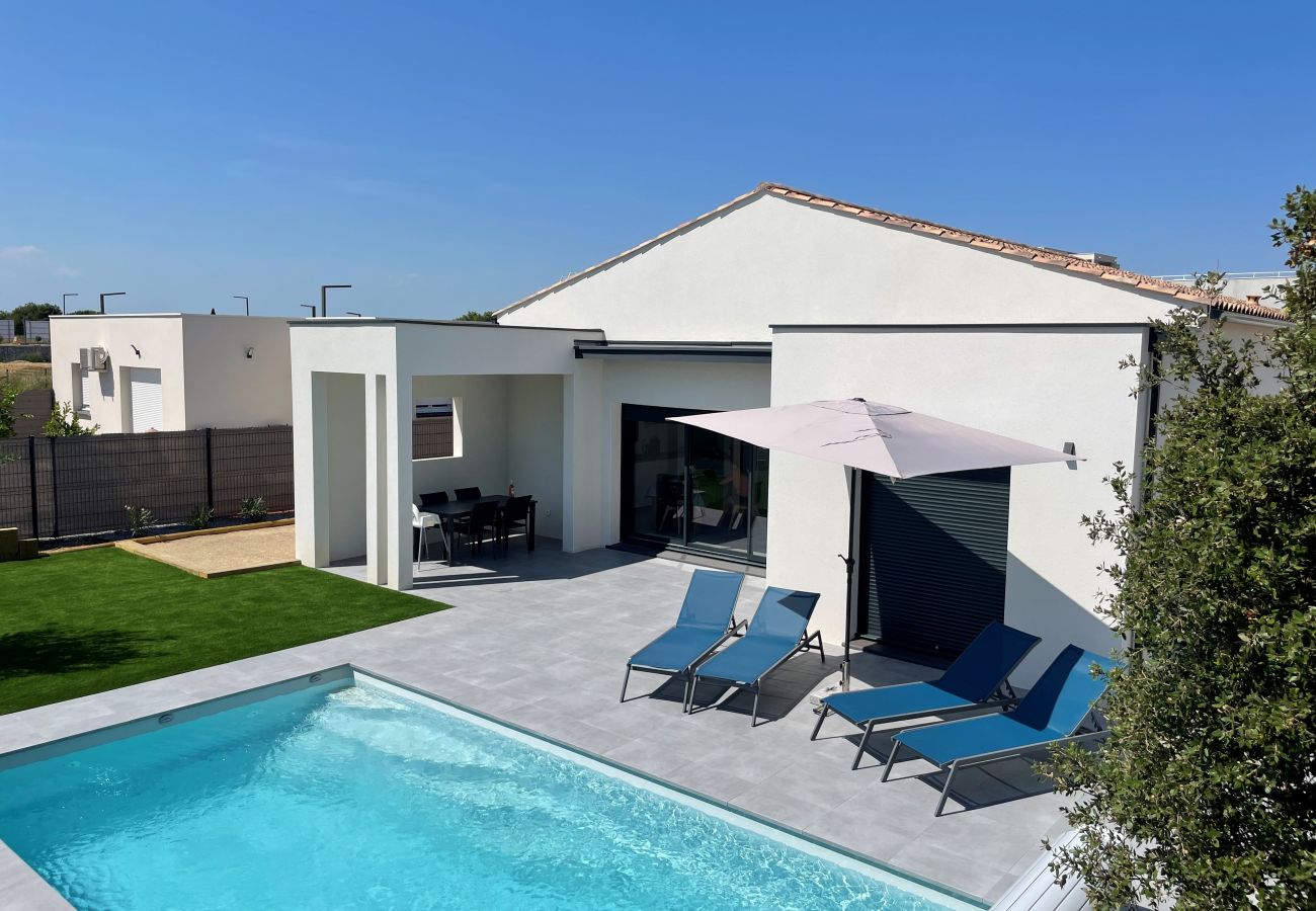 Maison à Sérignan - Spacieuse villa 9 personnes avec piscine chauffée privée (395137)