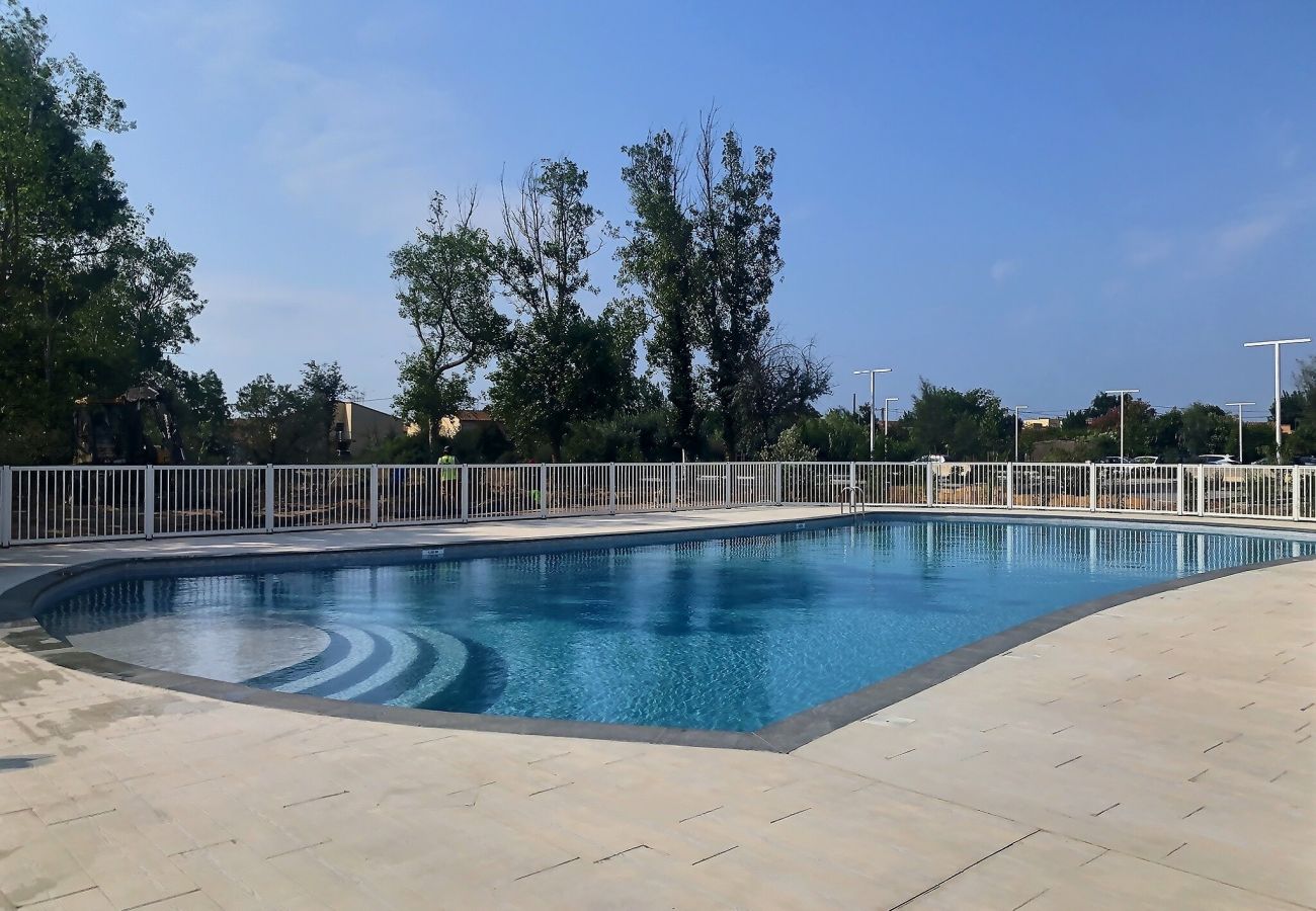Appartement à Sérignan -  Appartement d’exception avec terrasse panoramique, jacuzzi & piscine – The Best Partner Immoplage by Valras'Loc