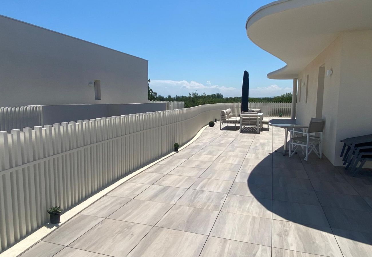 Appartement à Sérignan -  Appartement d’exception avec terrasse panoramique, jacuzzi & piscine – The Best Partner Immoplage by Valras'Loc
