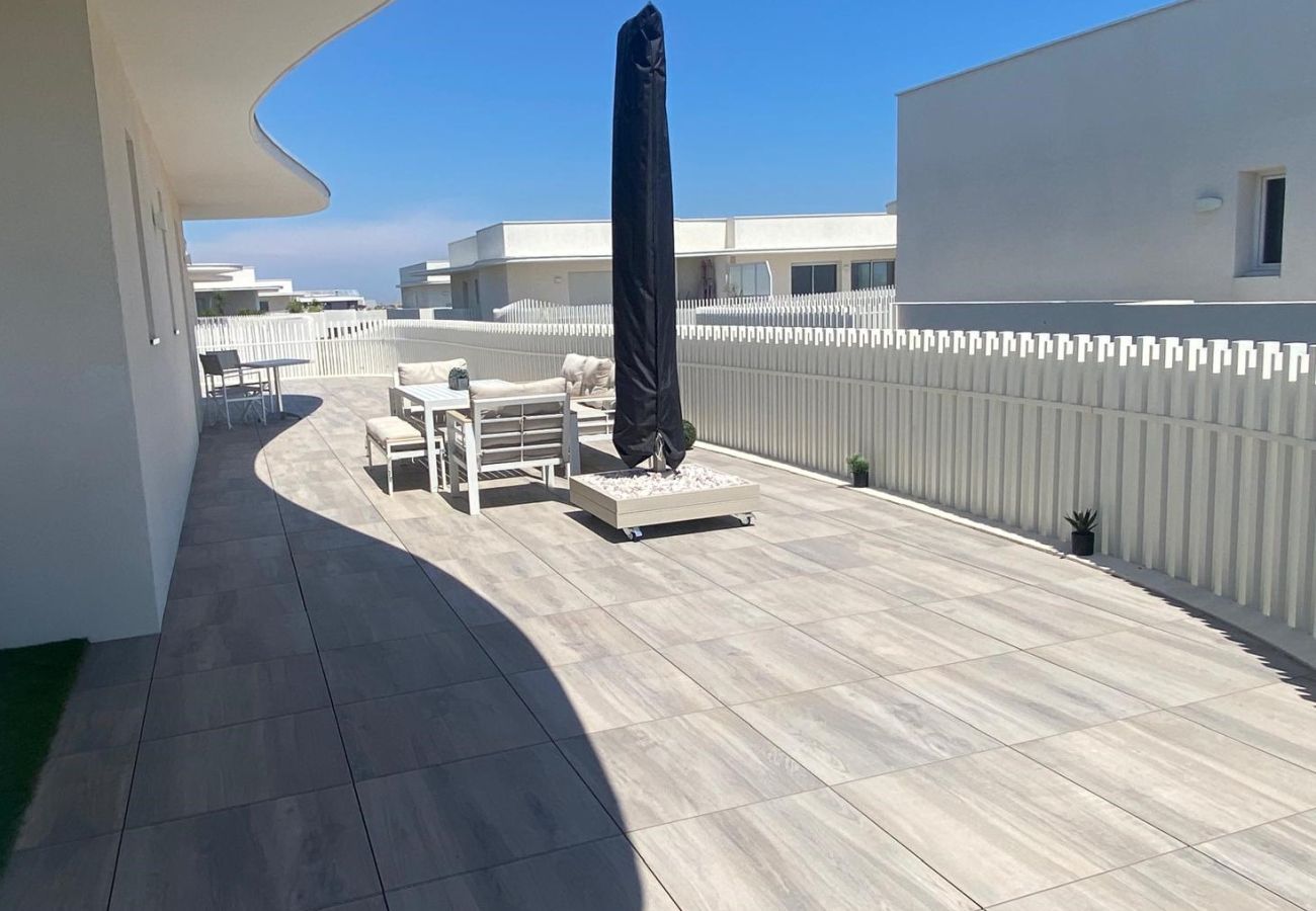 Appartement à Sérignan -  Appartement d’exception avec terrasse panoramique, jacuzzi & piscine – The Best Partner Immoplage by Valras'Loc