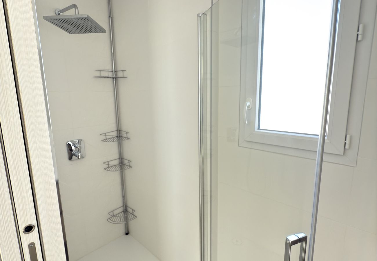 Appartement à Sérignan -  Appartement d’exception avec terrasse panoramique, jacuzzi & piscine – The Best Partner Immoplage by Valras'Loc