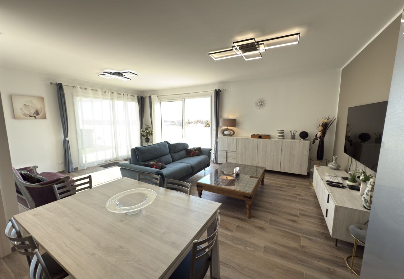 Appartement à Sérignan -  Appartement d’exception avec terrasse panoramique, jacuzzi & piscine – The Best Partner Immoplage by Valras'Loc