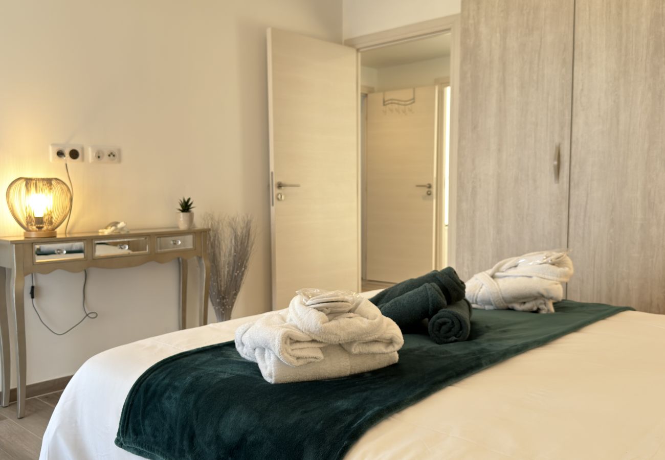 Appartement à Sérignan -  Appartement d’exception avec terrasse panoramique, jacuzzi & piscine – The Best Partner Immoplage by Valras'Loc